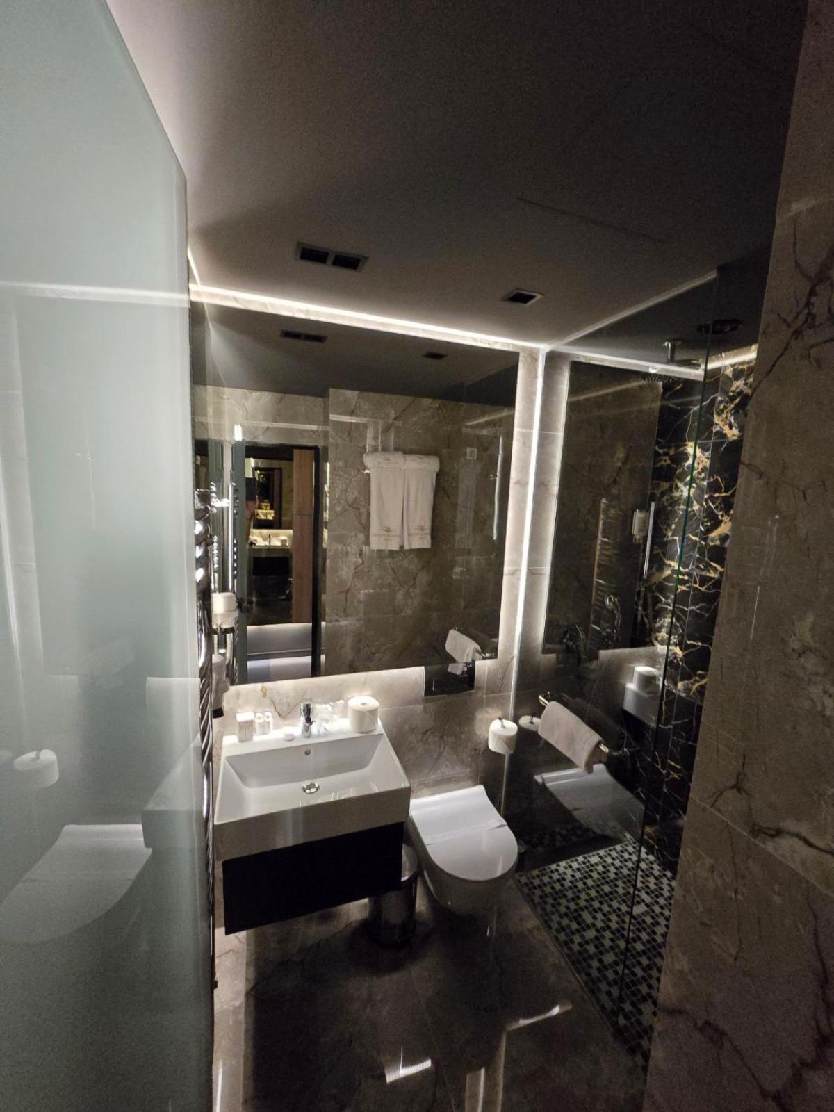 Hotel Vojvoda Putnik Vranje Kültér fotó