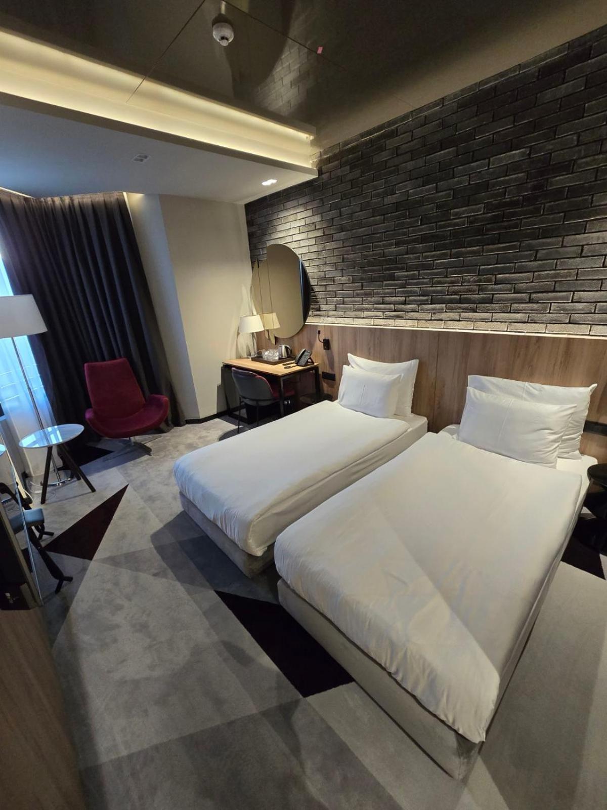 Hotel Vojvoda Putnik Vranje Kültér fotó