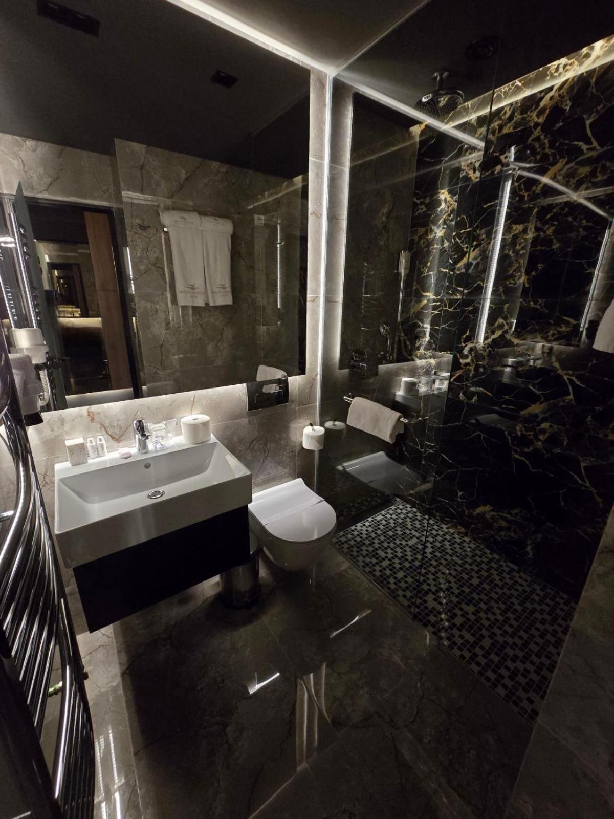 Hotel Vojvoda Putnik Vranje Kültér fotó