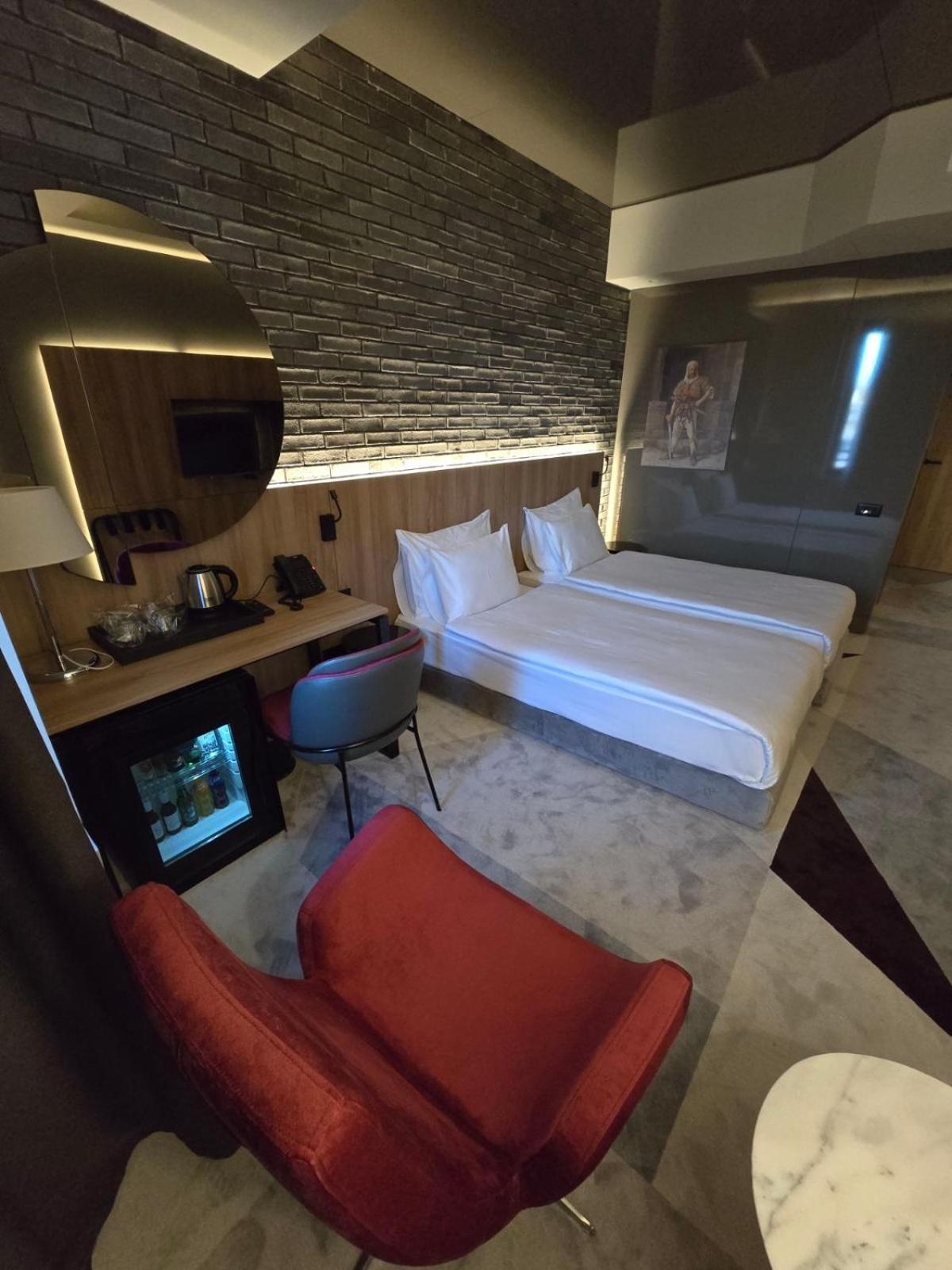 Hotel Vojvoda Putnik Vranje Kültér fotó