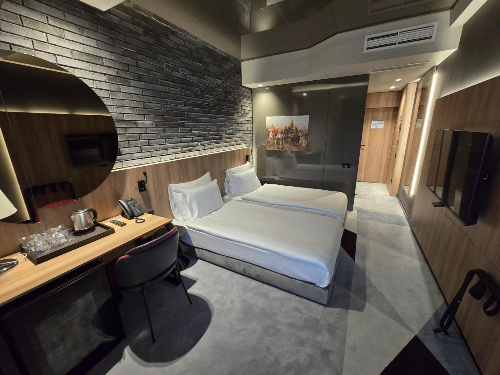 Hotel Vojvoda Putnik Vranje Kültér fotó
