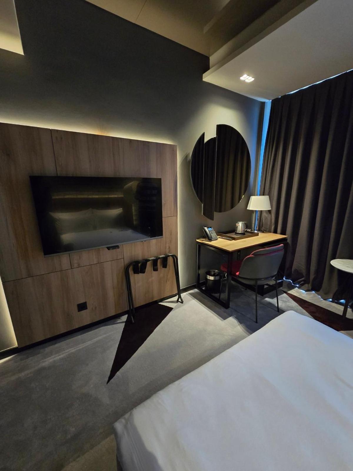 Hotel Vojvoda Putnik Vranje Kültér fotó